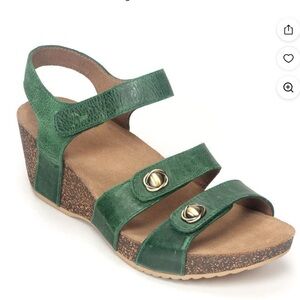 Dansko Savannah Cork Wedge Sandal Size 39